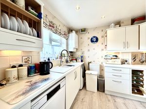 Kitchen- click for photo gallery